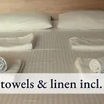 Apartman Tolle Zweiraum-ferienwohnung In Bester Lage L Innenstadtnaehe L 1 Minute Zum Bahnhof L Tv L Free-wlan L Keine Kueche L Willkommen Im Hallo!-apartment 4 *