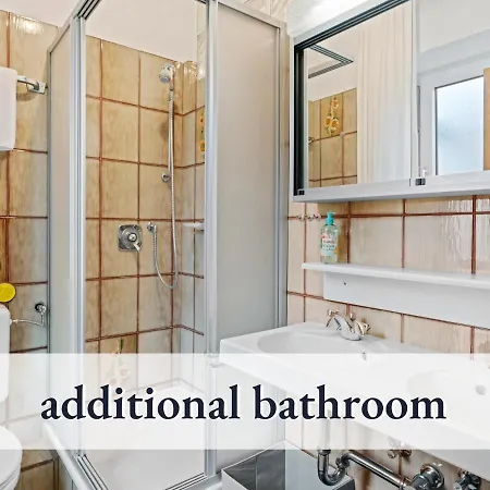 Tolle Zweiraum-ferienwohnung In Bester Lage L Innenstadtnaehe L 1 Minute Zum Bahnhof L Tv L Free-wlan L Keine Kueche L Willkommen Im Hallo!-apartment 4