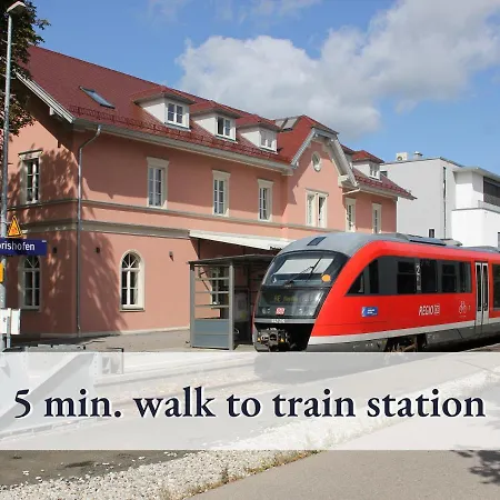 Tolle Zweiraum-ferienwohnung In Bester Lage L Innenstadtnähe L 1 Minute Zum Bahnhof L Tv L Free-wlan L Willkommen Im Hallo!-apartment 4 Apartment *